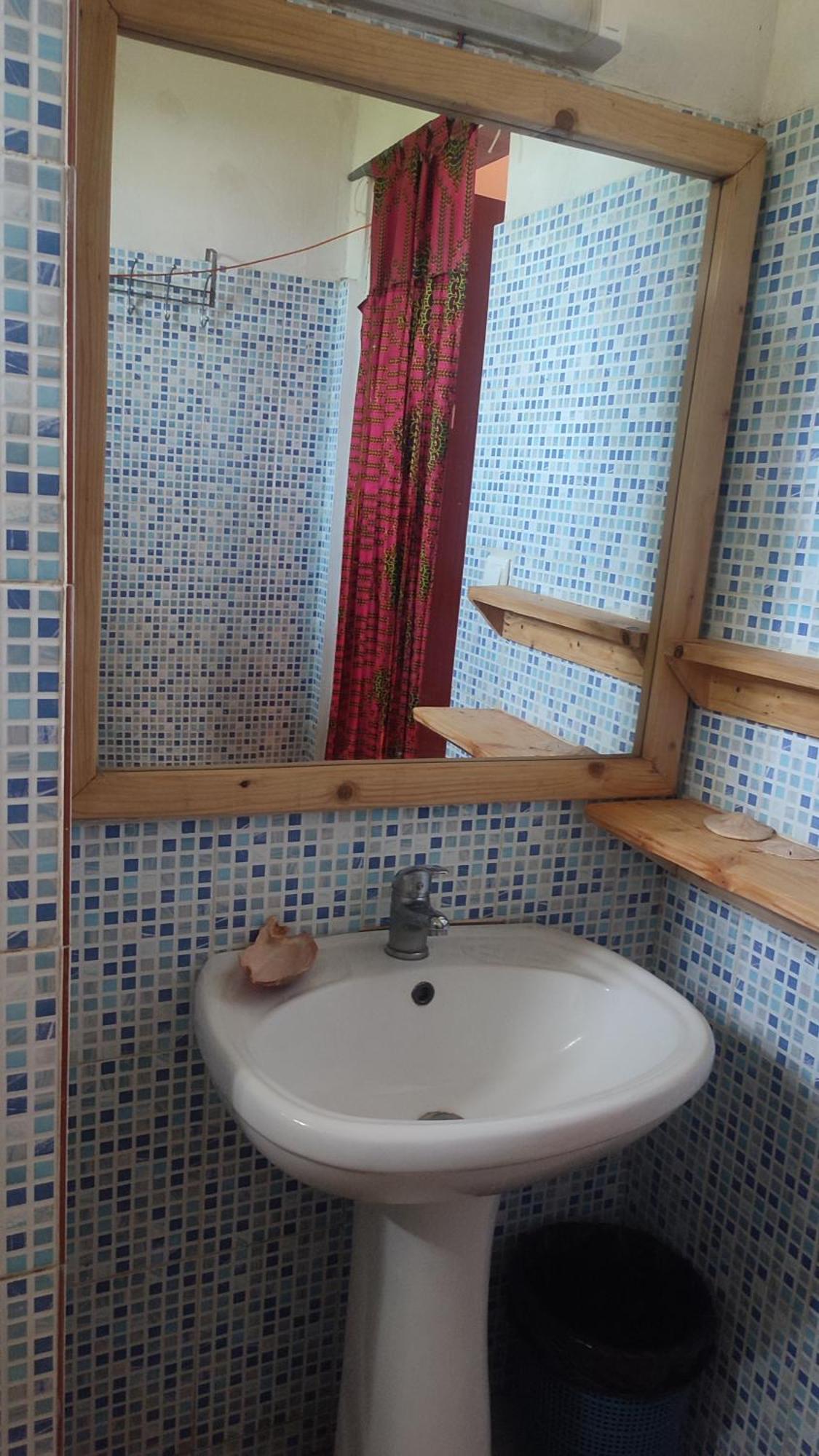 Akine Ti Kasso Piscine Hotel Diembereng Luaran gambar