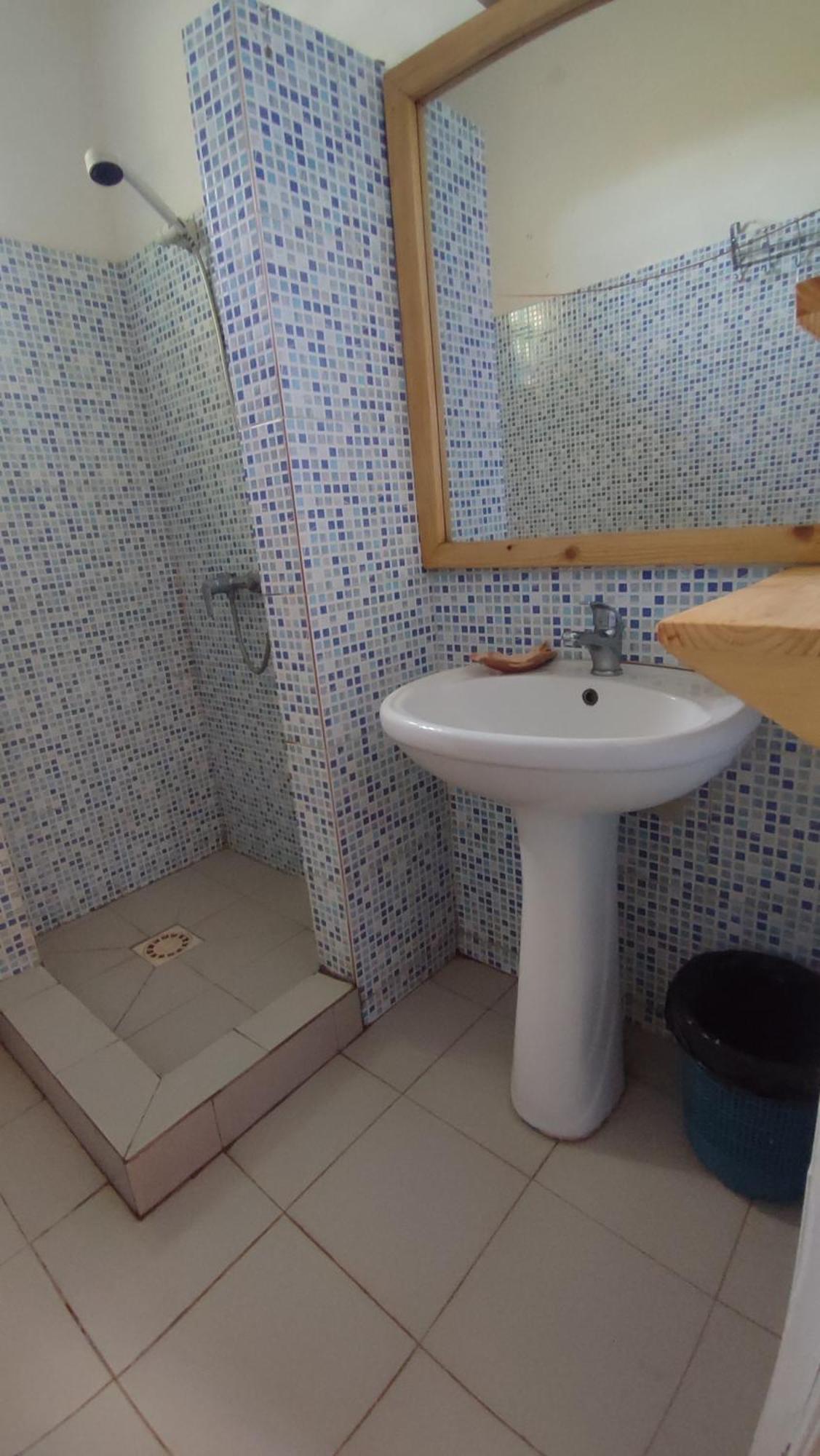 Akine Ti Kasso Piscine Hotel Diembereng Luaran gambar
