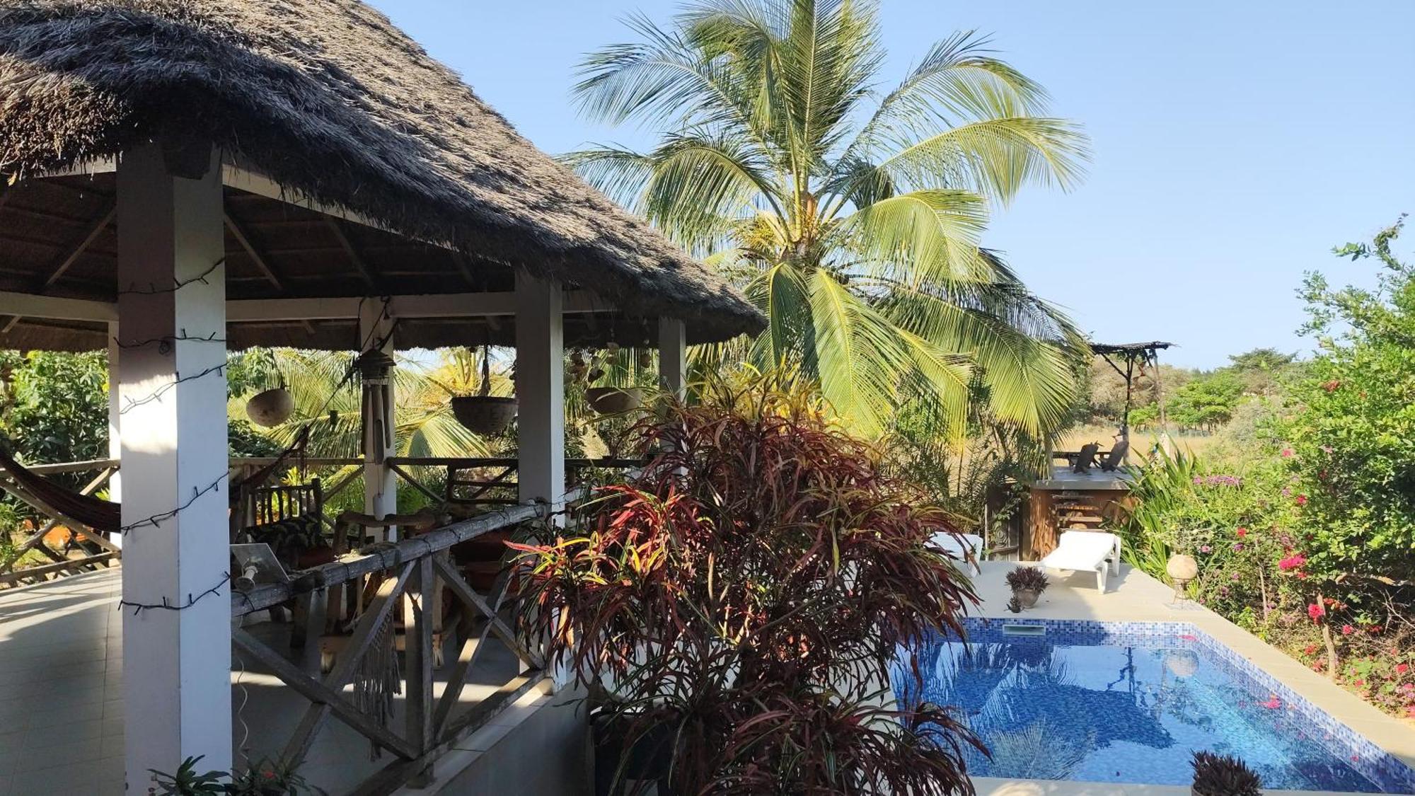 Akine Ti Kasso Piscine Hotel Diembereng Luaran gambar